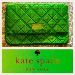 This Kate Spade quilted laptop/ tablet, case is extraordinary!